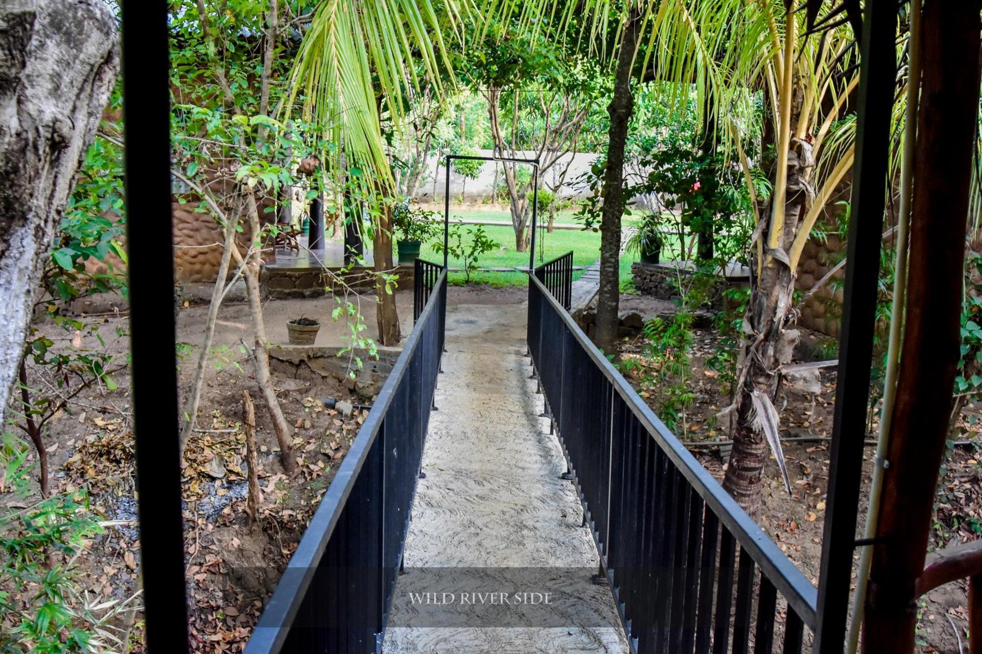 Wild River Side Udawalawe Exterior photo